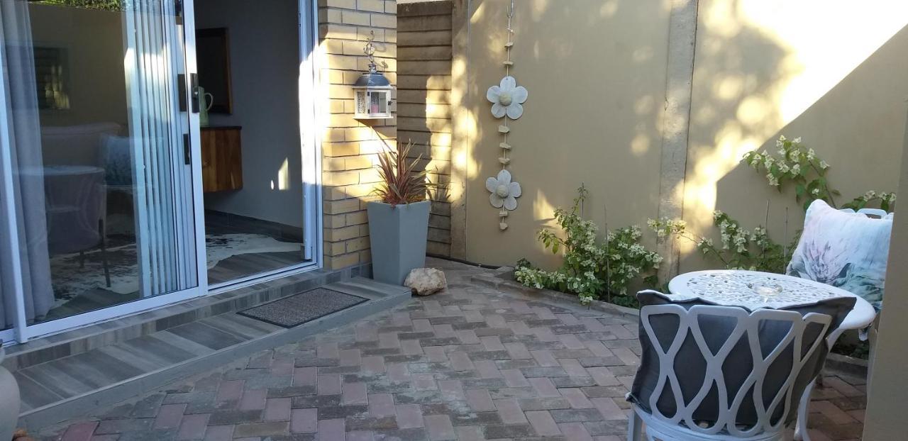 Schnehage Self Catering Apartment Bloemfontein Exterior photo