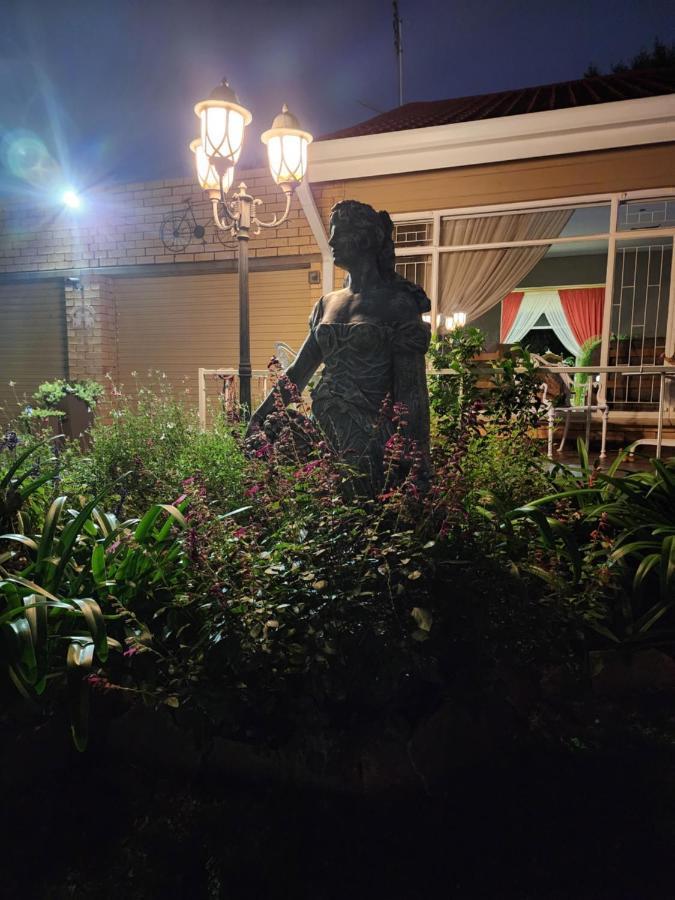 Schnehage Self Catering Apartment Bloemfontein Exterior photo